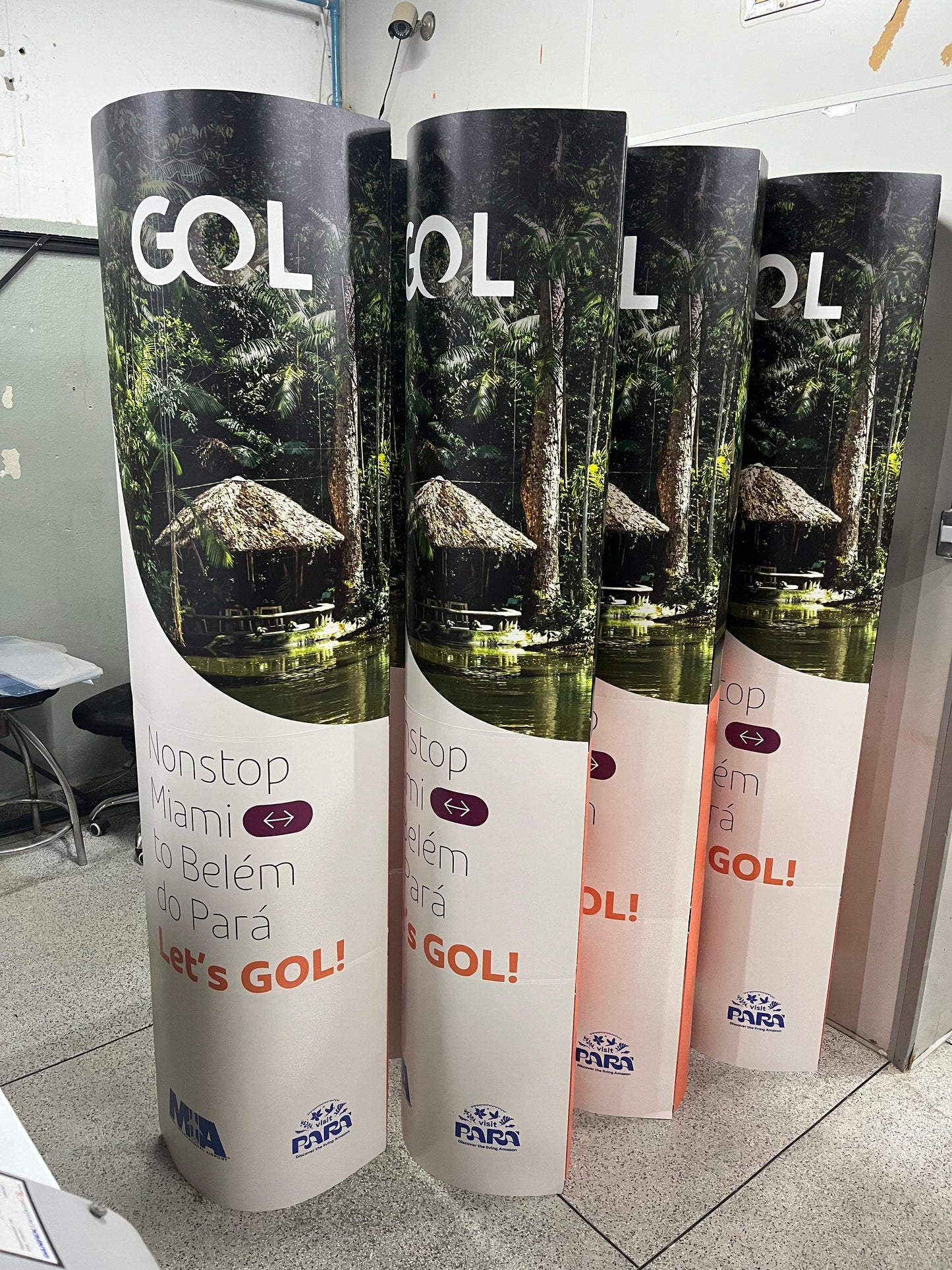 TOTEM DE PAPELÃO 1,90m | ELÍPTICO