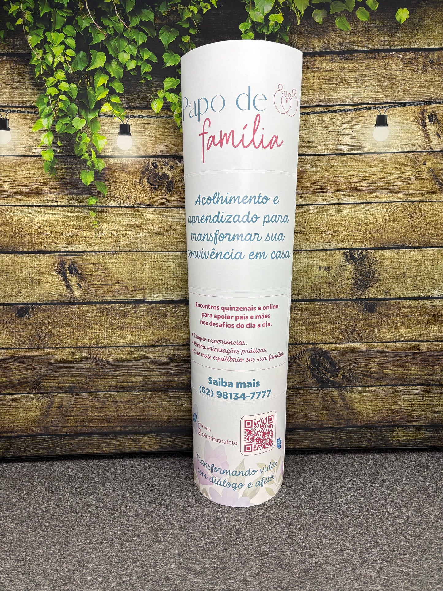 TOTEM DE PAPELÃO 1,90m | ELÍPTICO